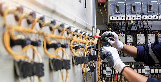 Professional Electrician technician working in Escanaba, MI